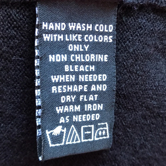 Norton McNaughton Petites black acrylic fur-trimmed sweater, size PS - Picture 7 of 7